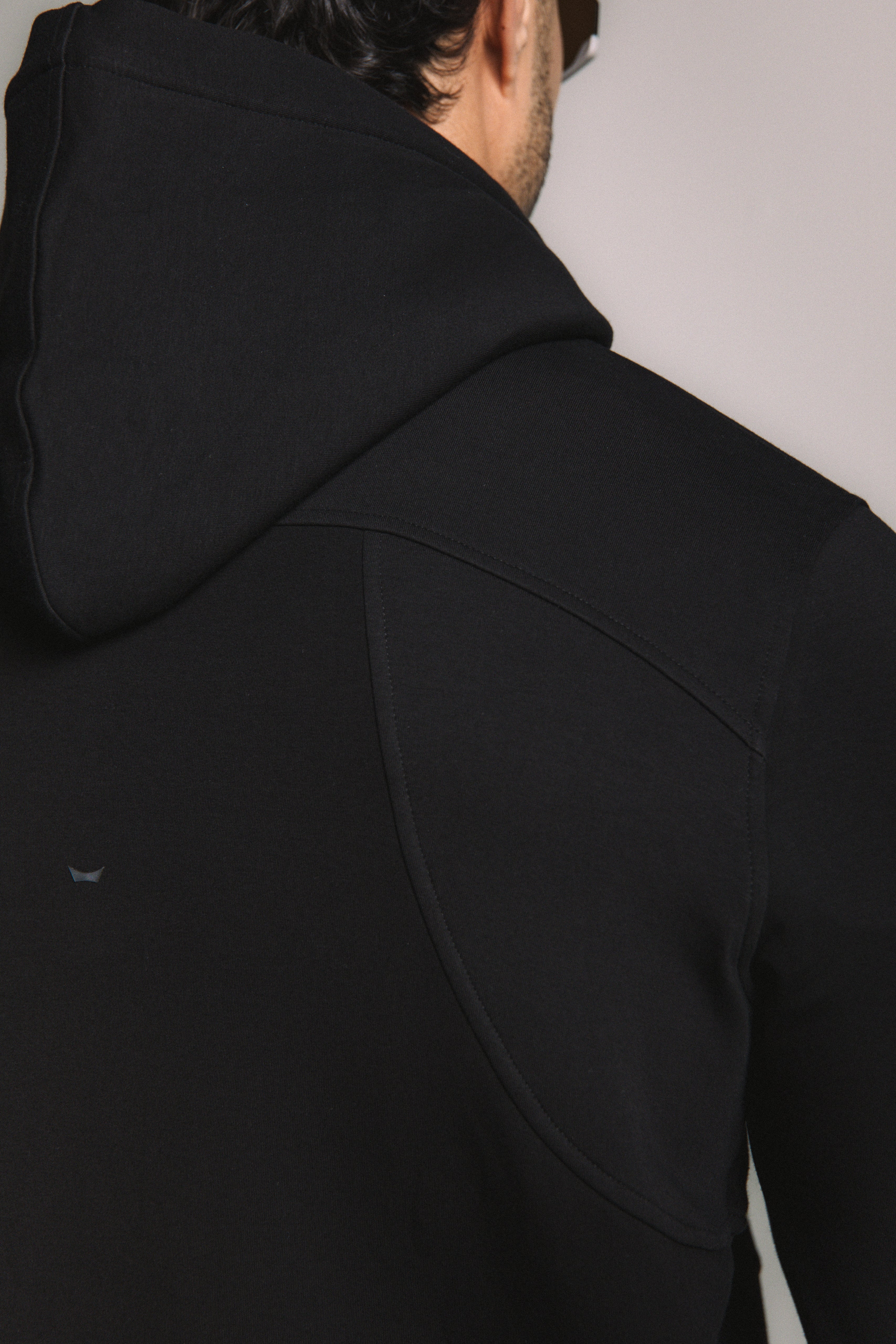 Velora Essential Hoodie - Black
