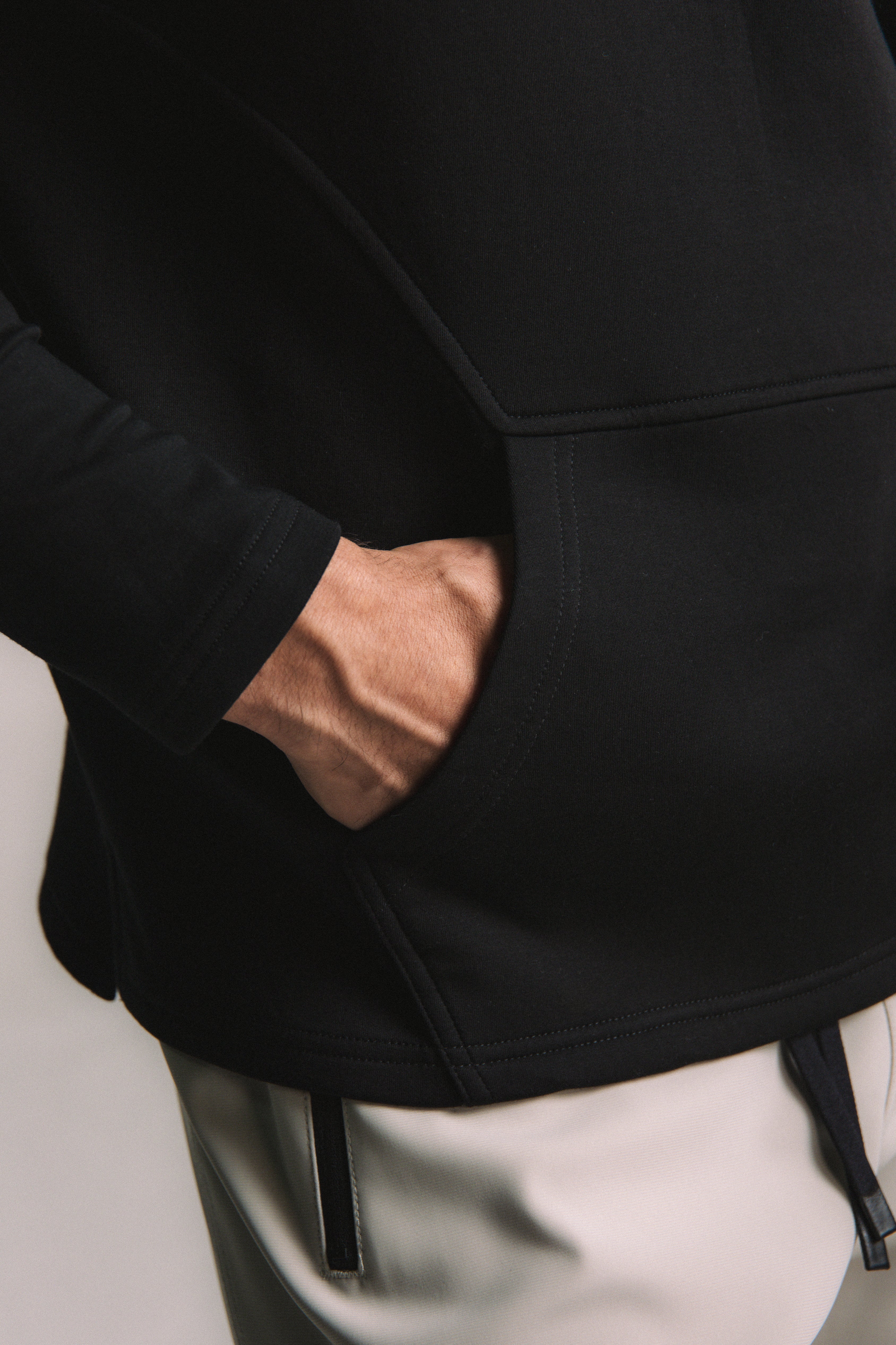 Velora Essential Hoodie - Black