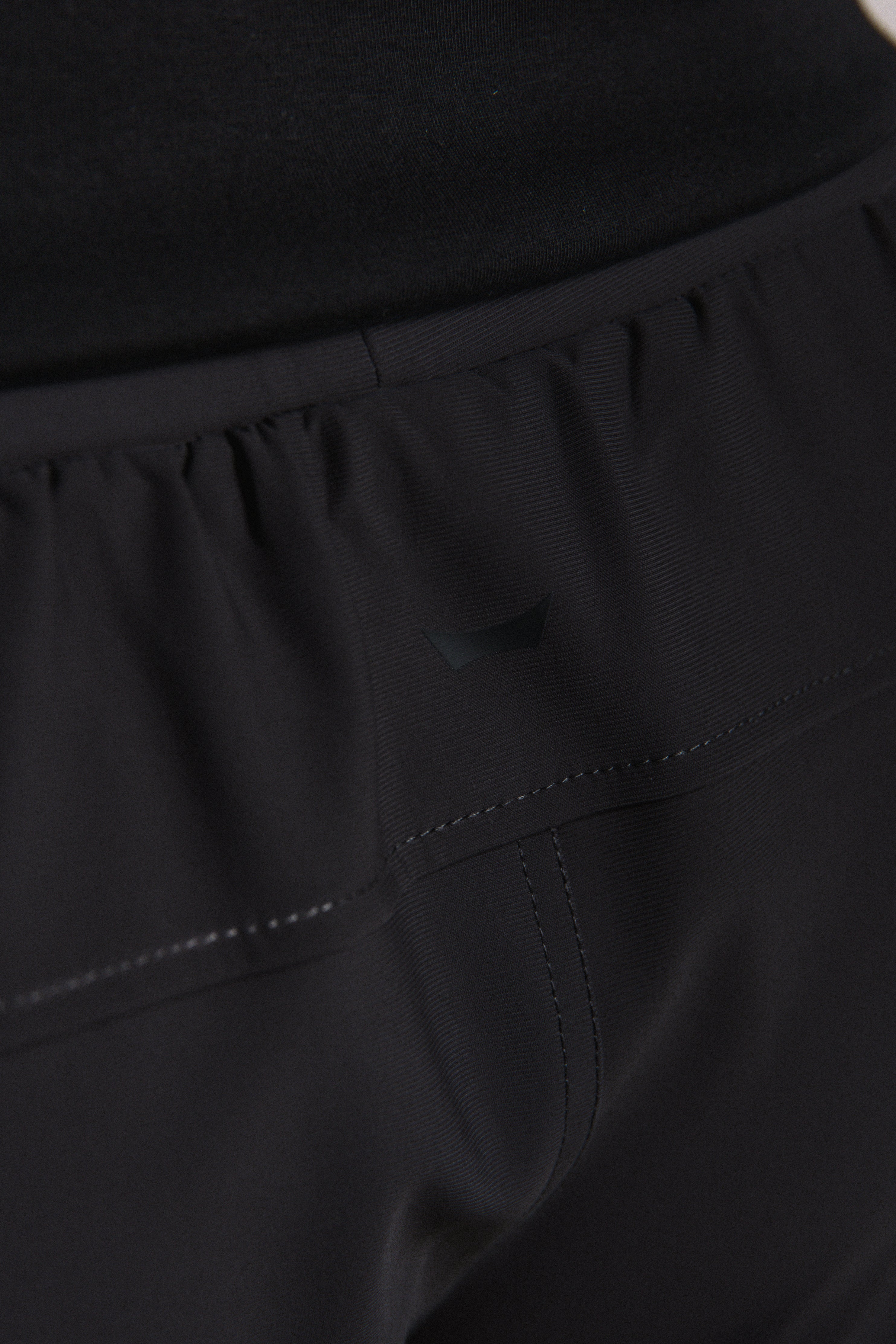 Core-Vent High Cuff Training Jogger - Dark Gray
