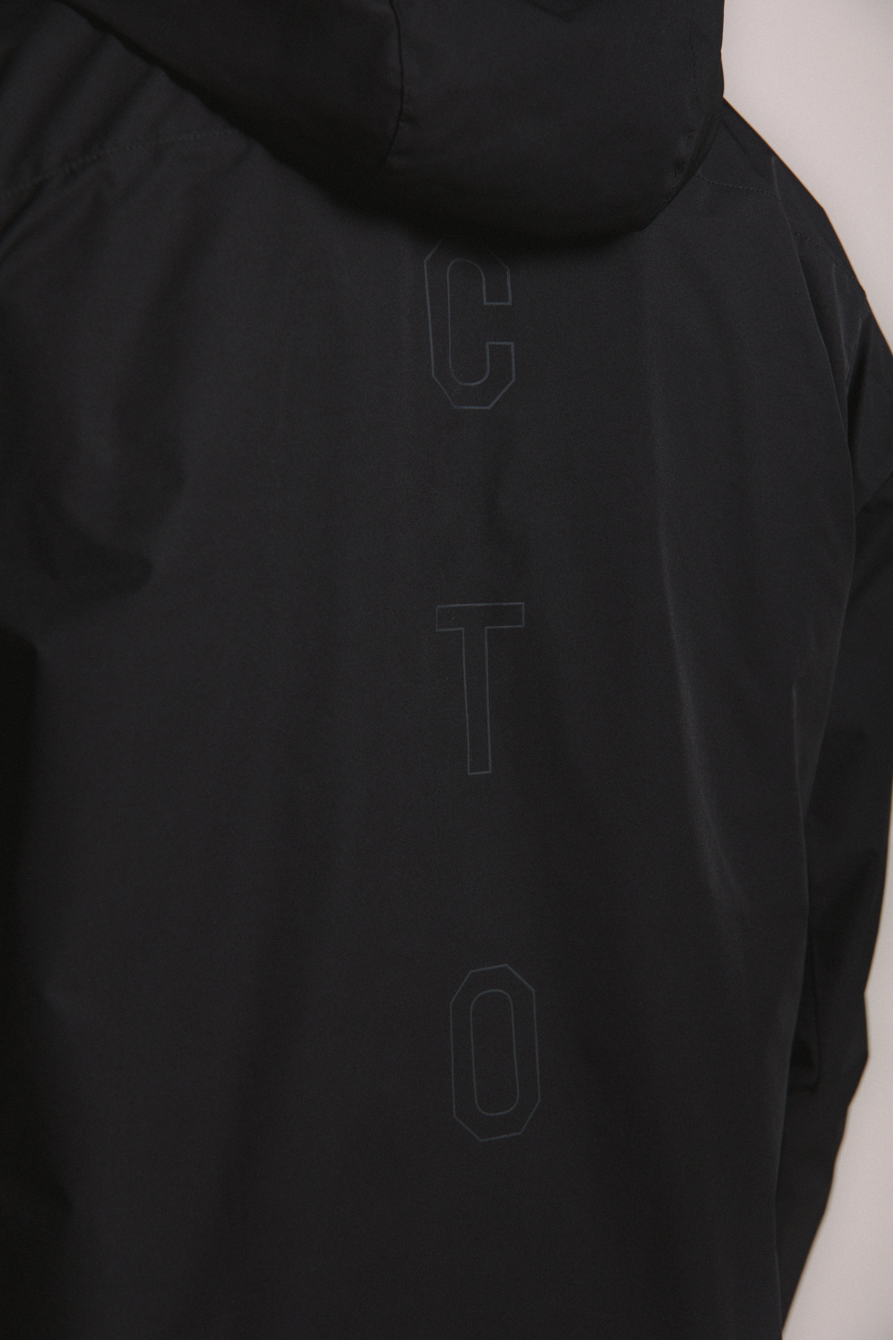 AeroShell ZipUp Windbreaker - Black