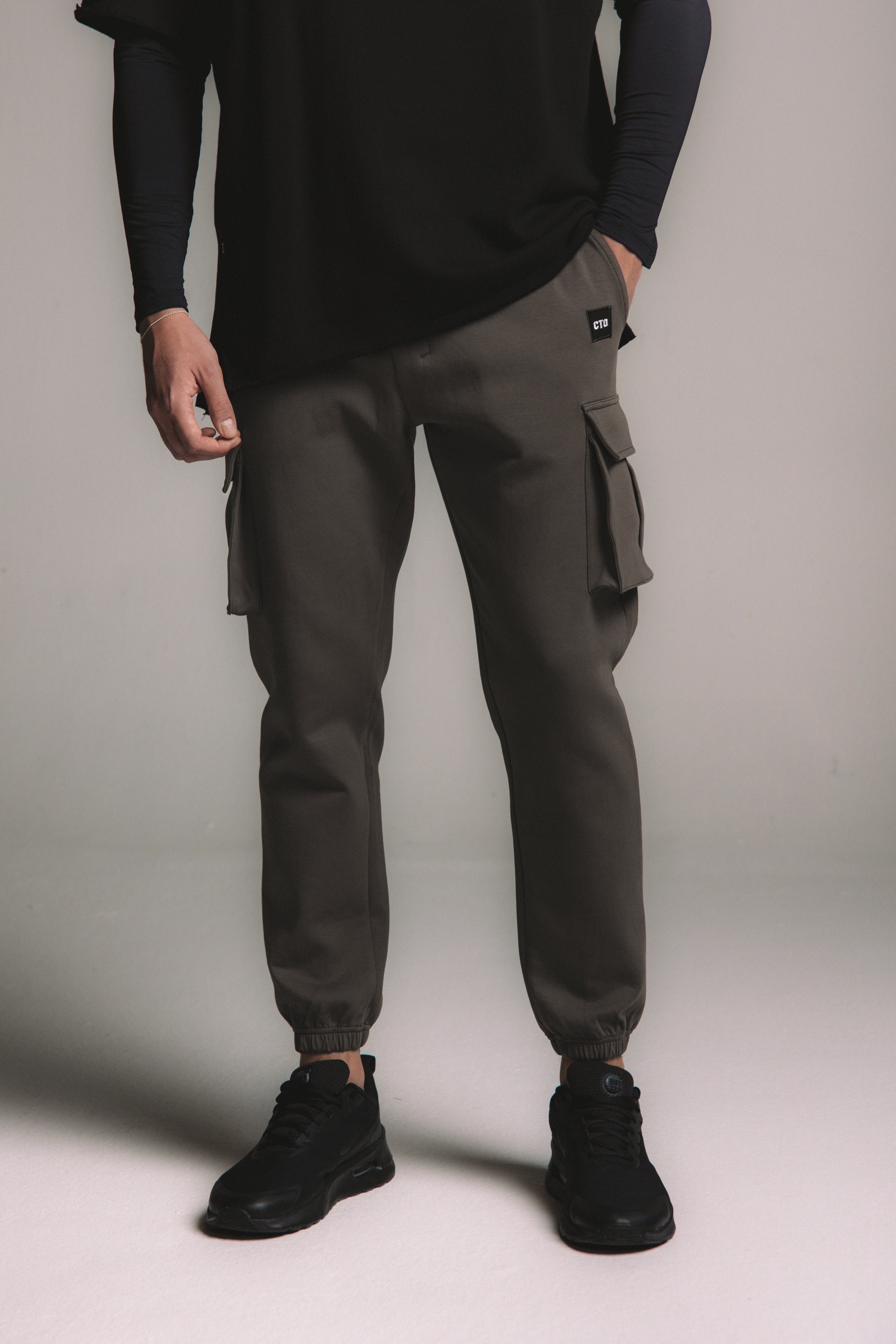 Velora Jogger - Charcoal