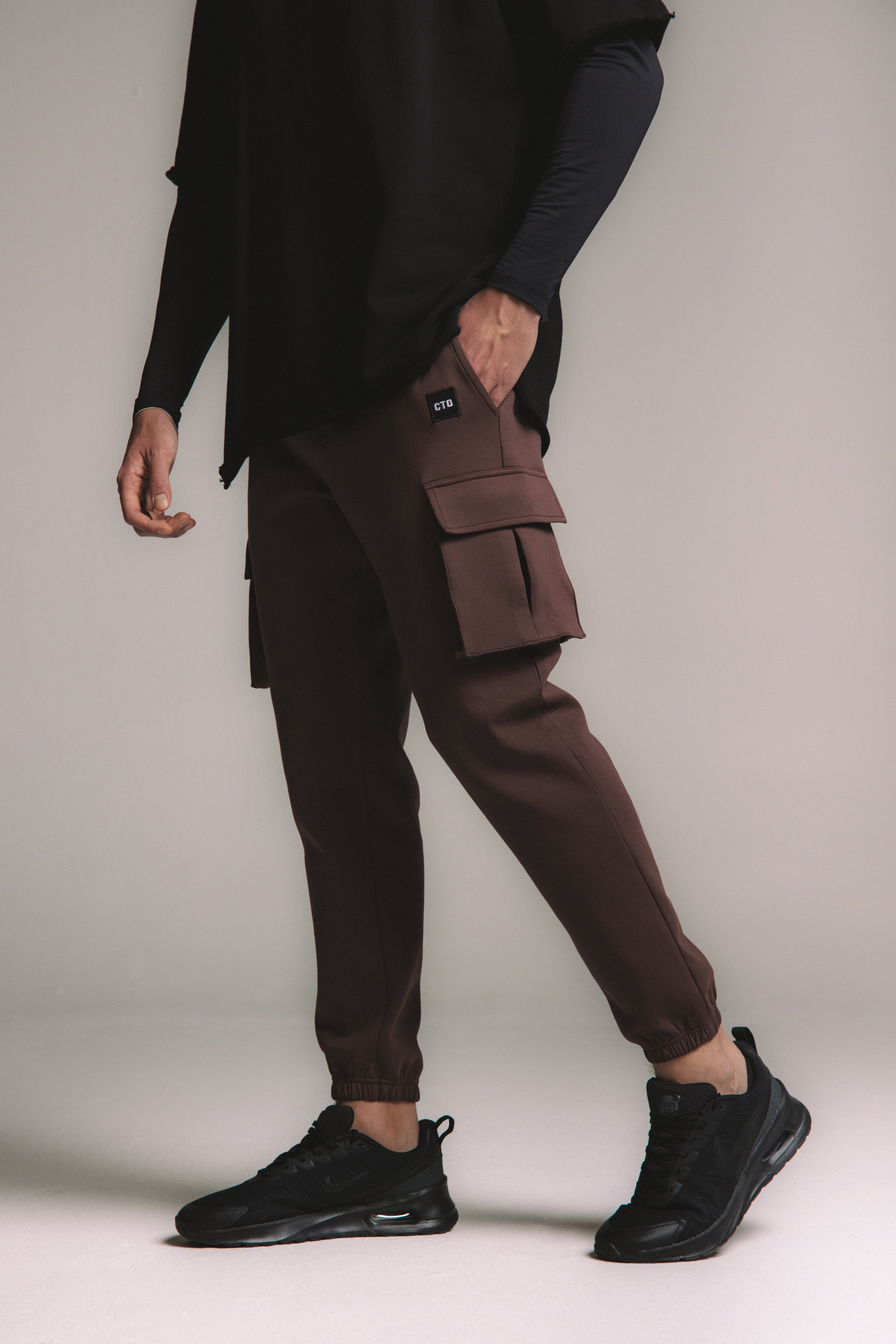 Velora Jogger - Red Brown