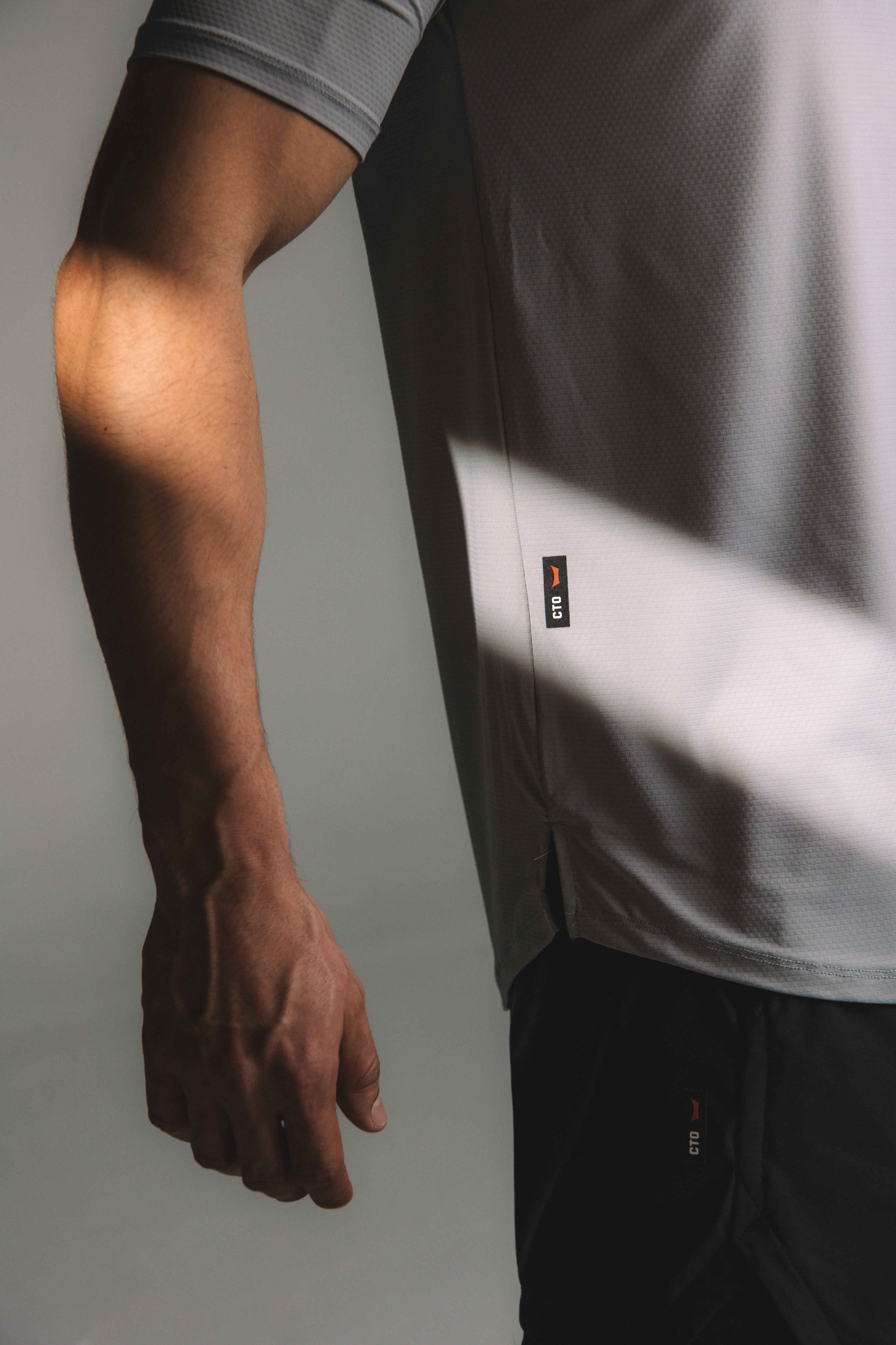 Artial Performance Tee - Light Gray