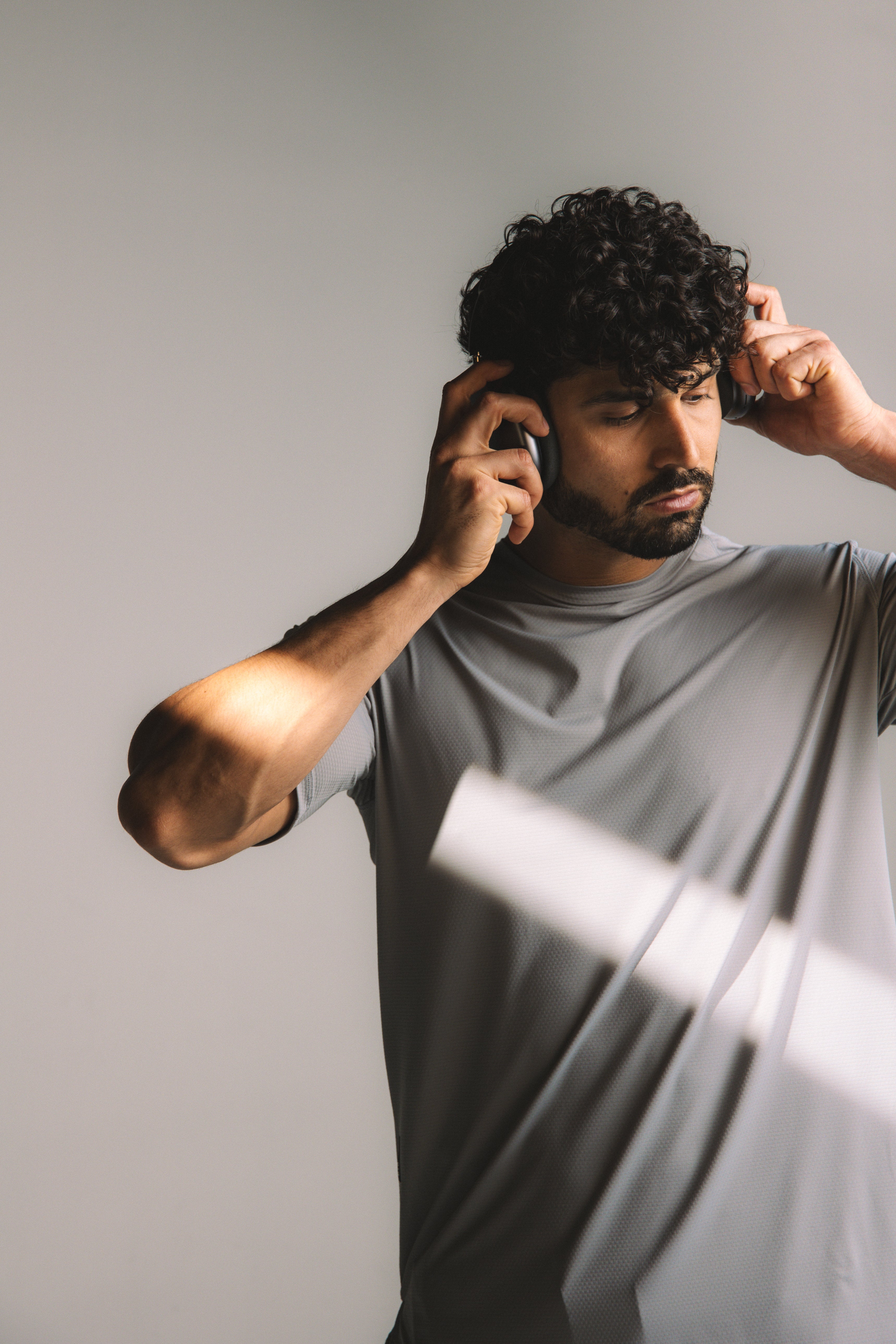 Artial Performance Tee - Light Gray