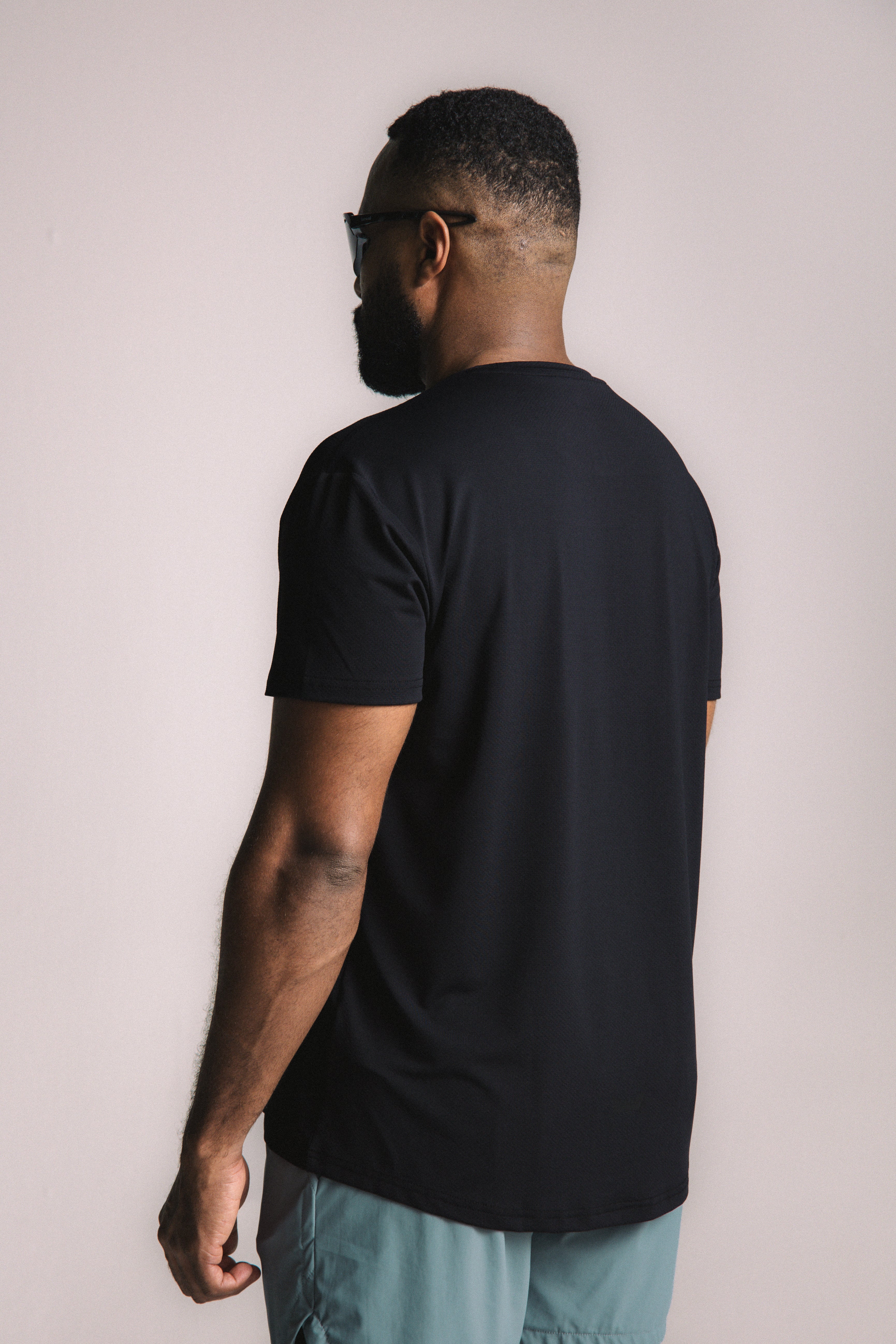 Velion Relaxed Tee - Black