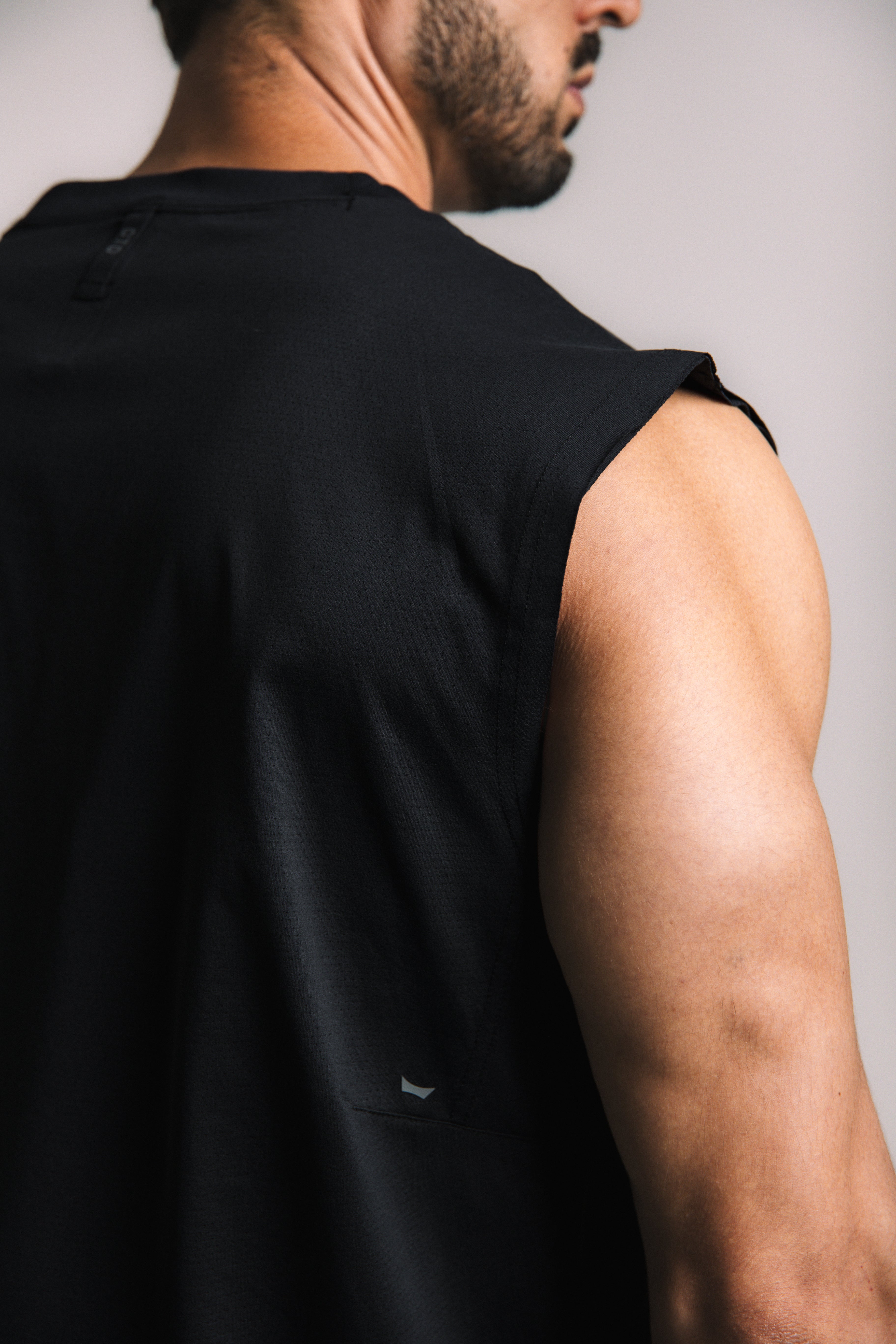 MicroVent Oversized Tank - Black