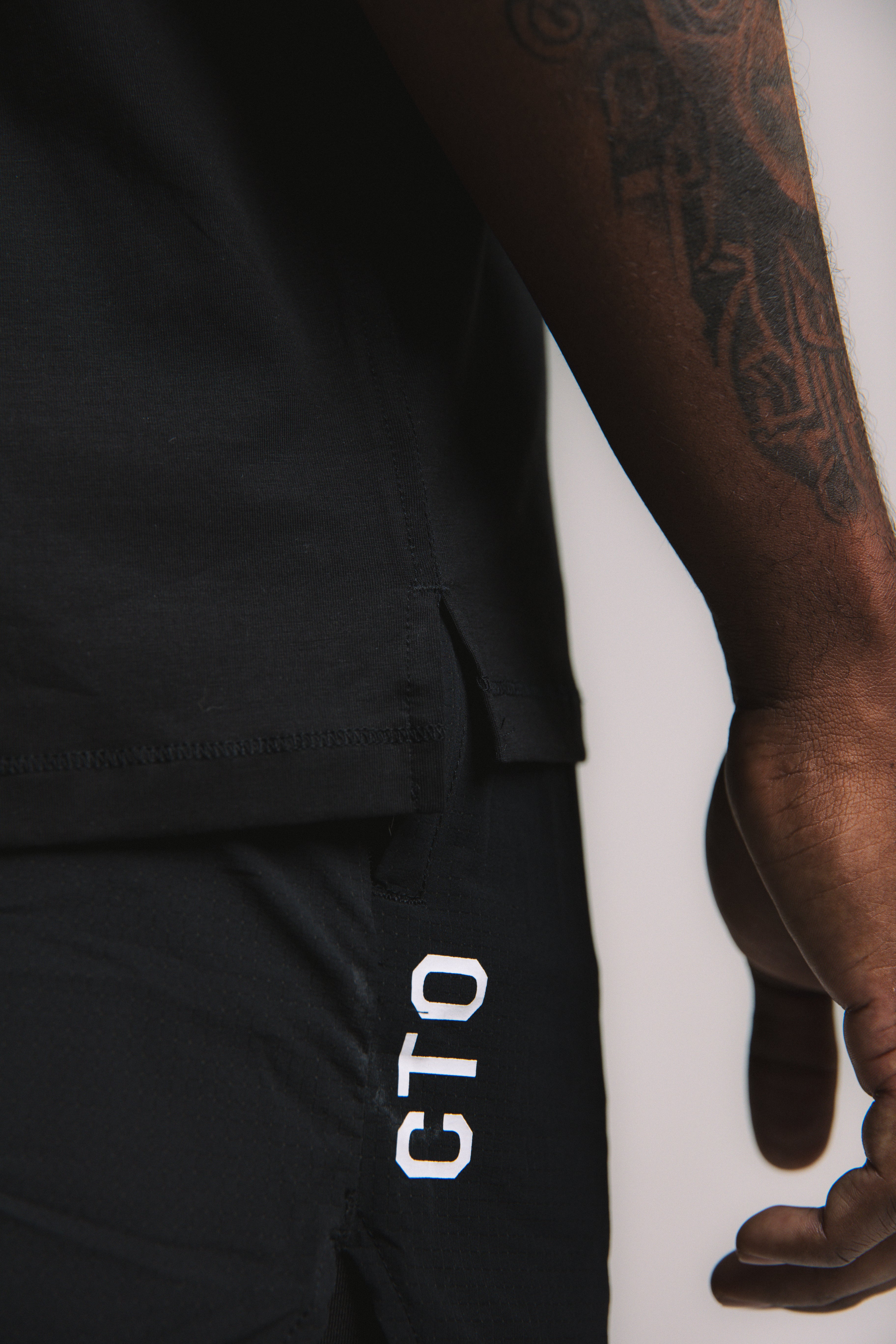 Lyocell Essential Tee - Black