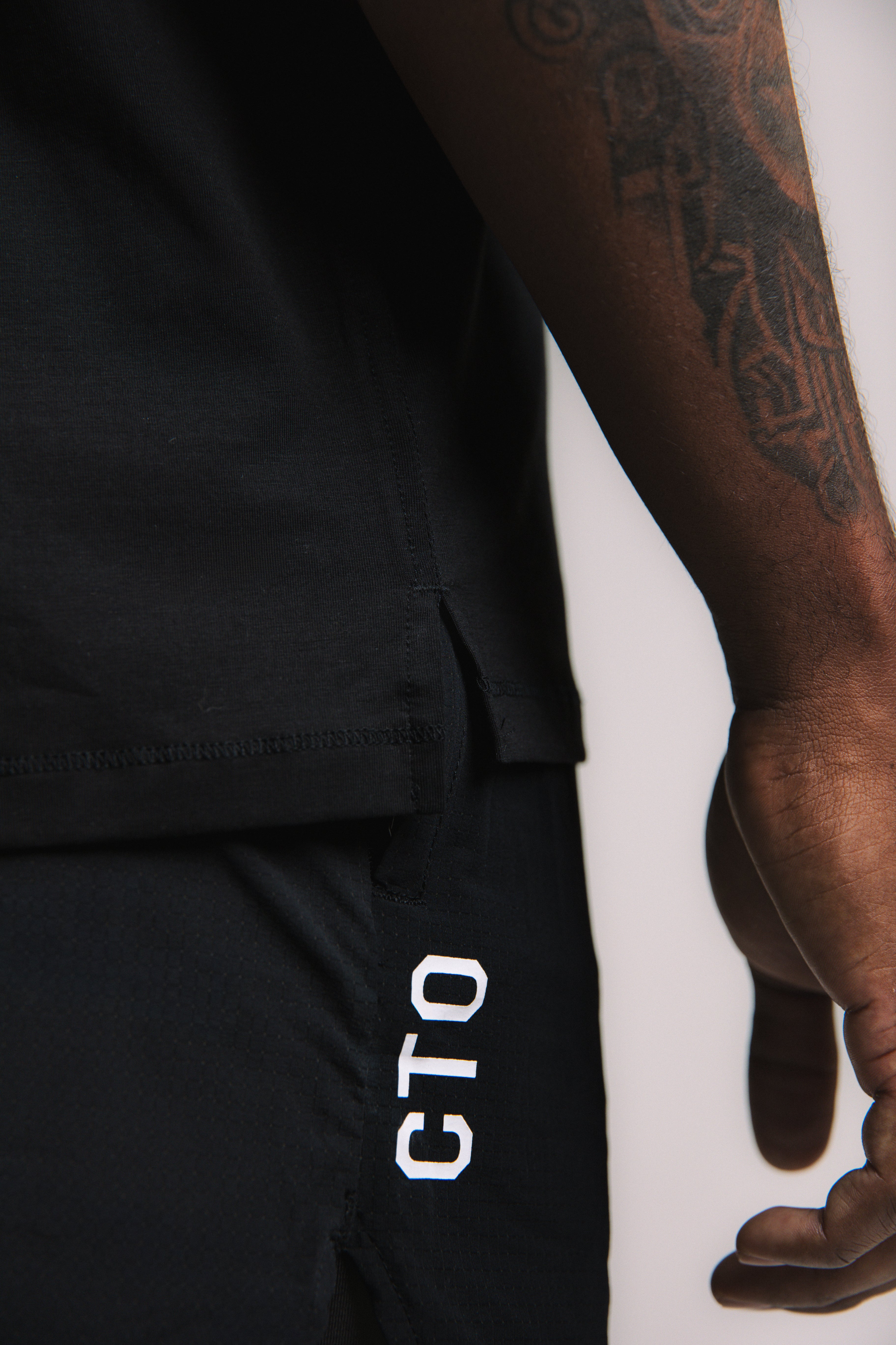 Lyocell Essential Tee - Black